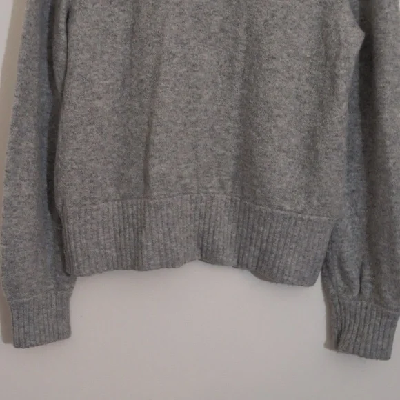 J Crew Heather Gray Crew Neck Sweater Merino Wool/Alpaca Size M - Picture 5 of 5